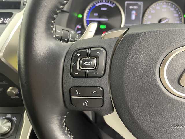 レクサス ＮＸ 300h Iパッケージ 大分県 2018(平30)年 3.6万km ソニッククォーツ Lexus Safety System ＋/プリクラッシュセーフティ/レーントレーシングアシスト［LTA］/オートマチックハイビーム［AHB］/アダプティブハイビームシステム［AHS］/レーダークルーズコントロール（全車速追従機能付）/ロードサインアシスト［RSA］/（付帯機能）先行車発進告知機能［TMN］/ブラインドスポットモニター/リヤクロストラフィックアラート/ヘッドアップディスプレイ/パノラミックビューモニター/10.3型ナビゲーション/・フルセグTV、BT対応、 DVD再生可/ステアリングスイッチ/ビルトインETC2.0/電動パーキング/オートホールド機能/黒革シート/・運転席3メモリーシート/・前席パワーシート/前席シートヒーター/パワーバックドア/横滑り防止装置/電動格納ミラー/純正フロアマット/オートライト/3眼LEDヘッドライト/純正18インチアルミホイール/クリアランスソナー /純正エンジンスターター/保証書、取説、スペアキー有り