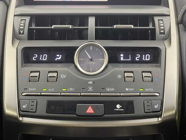 レクサス ＮＸ 300h Iパッケージ 大分県 2018(平30)年 3.6万km ソニッククォーツ Lexus Safety System ＋/プリクラッシュセーフティ/レーントレーシングアシスト［LTA］/オートマチックハイビーム［AHB］/アダプティブハイビームシステム［AHS］/レーダークルーズコントロール（全車速追従機能付）/ロードサインアシスト［RSA］/（付帯機能）先行車発進告知機能［TMN］/ブラインドスポットモニター/リヤクロストラフィックアラート/ヘッドアップディスプレイ/パノラミックビューモニター/10.3型ナビゲーション/・フルセグTV、BT対応、 DVD再生可/ステアリングスイッチ/ビルトインETC2.0/電動パーキング/オートホールド機能/黒革シート/・運転席3メモリーシート/・前席パワーシート/前席シートヒーター/パワーバックドア/横滑り防止装置/電動格納ミラー/純正フロアマット/オートライト/3眼LEDヘッドライト/純正18インチアルミホイール/クリアランスソナー /純正エンジンスターター/保証書、取説、スペアキー有り