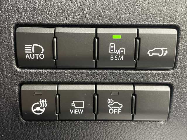 レクサス ＮＸ 300h Iパッケージ 大分県 2018(平30)年 3.6万km ソニッククォーツ Lexus Safety System ＋/プリクラッシュセーフティ/レーントレーシングアシスト［LTA］/オートマチックハイビーム［AHB］/アダプティブハイビームシステム［AHS］/レーダークルーズコントロール（全車速追従機能付）/ロードサインアシスト［RSA］/（付帯機能）先行車発進告知機能［TMN］/ブラインドスポットモニター/リヤクロストラフィックアラート/ヘッドアップディスプレイ/パノラミックビューモニター/10.3型ナビゲーション/・フルセグTV、BT対応、 DVD再生可/ステアリングスイッチ/ビルトインETC2.0/電動パーキング/オートホールド機能/黒革シート/・運転席3メモリーシート/・前席パワーシート/前席シートヒーター/パワーバックドア/横滑り防止装置/電動格納ミラー/純正フロアマット/オートライト/3眼LEDヘッドライト/純正18インチアルミホイール/クリアランスソナー /純正エンジンスターター/保証書、取説、スペアキー有り
