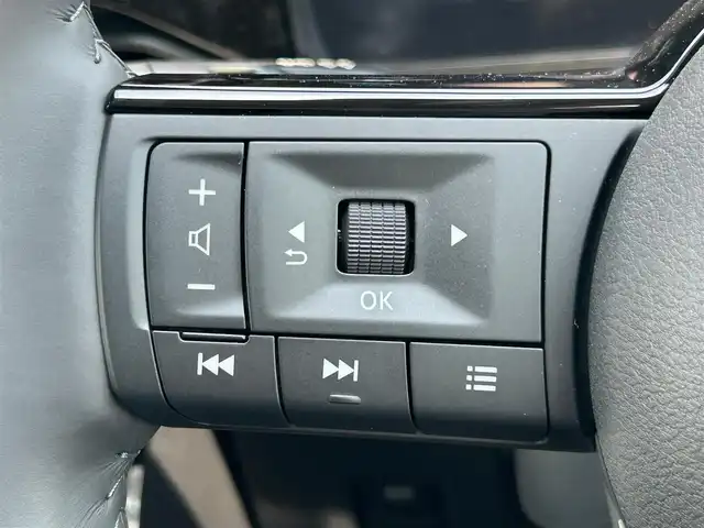日産 セレナ e－パワー ハイウェイスター V 大阪府 2025(令7)年 0.1万km未満 パール 純正ナビ12.3インチ/フルセグＴＶ/メモリナビ/バックカメラ/全方位モニター/Bluetooth接続/USB接続端子/デジタルインナーミラー/クルーズコントロール/追従機能あり/プロパイロット/コーナーセンサー/BSM/11型後席モニター/両側電動スライドドア/ビルトインETC2.0/前後ドライブレコーダー/純正16インチAW/保証書・取説/スマートキー