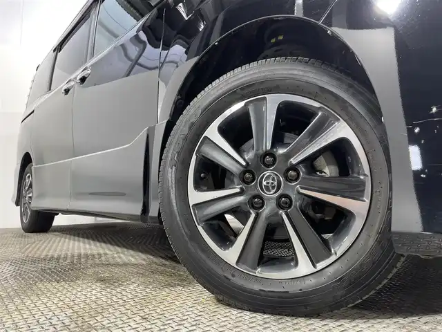 トヨタ ノア Si ダブルバイビー 大阪府 2018(平30)年 2.2万km ブラック 純正9incナビ(フルセグ/DVD再生/Bluetooth) バックカメラ 後席モニター ETC 両側パワースライドドア 衝突軽減 クルコン トヨタセーフティセンス ハーフレザー リアオートエアコン