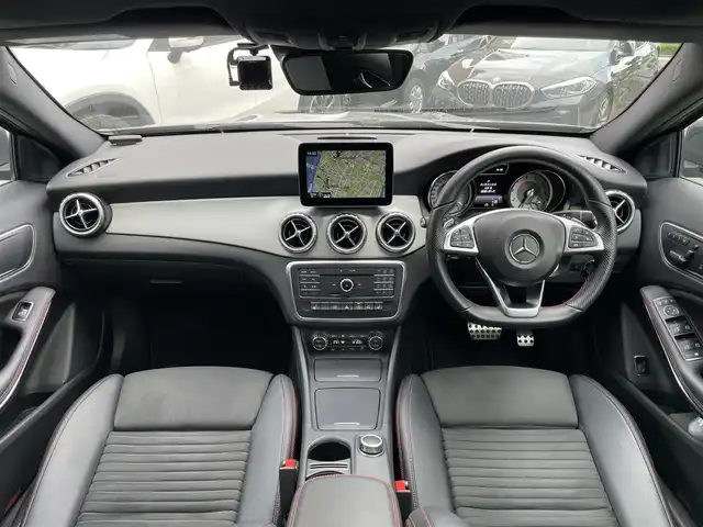 メルセデス・ベンツ ＧＬＡ１８０ スポーツ 東京都 2016(平28)年 1.7万km マウンテングレー ワンオーナー/サンルーフ/ターボ/純正HDDナビ/ (フルセグTV/Bluetooth/SD)/バックカメラ/前後ドライブレコーダー/ETC/ハーフレザーシート/D席パワーシート/前席シートヒーター/パワーバックドア/レーダークルーズコントロール/ESP/アクティブブレーキアシスト/アテンションアシスト/ブラインドスポットアシスト/アクティブレーンアシスト/横滑り防止装置/純正18インチアルミホイール/スマートキー/オートライト/純正HIDヘッドライト/パドルシフト/ルーフレール/カーテンエアバック/スペアキー1本/保証書/取扱説明書