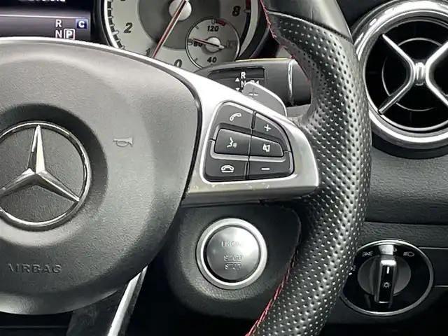 メルセデス・ベンツ ＧＬＡ１８０ スポーツ 東京都 2016(平28)年 1.7万km マウンテングレー ワンオーナー/サンルーフ/ターボ/純正HDDナビ/ (フルセグTV/Bluetooth/SD)/バックカメラ/前後ドライブレコーダー/ETC/ハーフレザーシート/D席パワーシート/前席シートヒーター/パワーバックドア/レーダークルーズコントロール/ESP/アクティブブレーキアシスト/アテンションアシスト/ブラインドスポットアシスト/アクティブレーンアシスト/横滑り防止装置/純正18インチアルミホイール/スマートキー/オートライト/純正HIDヘッドライト/パドルシフト/ルーフレール/カーテンエアバック/スペアキー1本/保証書/取扱説明書