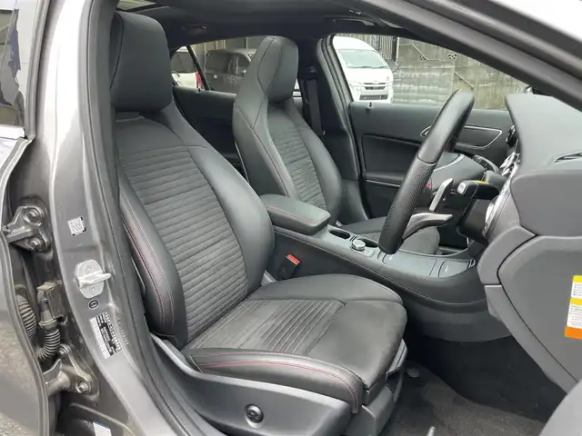 メルセデス・ベンツ ＧＬＡ１８０ スポーツ 東京都 2016(平28)年 1.7万km マウンテングレー ワンオーナー/サンルーフ/ターボ/純正HDDナビ/ (フルセグTV/Bluetooth/SD)/バックカメラ/前後ドライブレコーダー/ETC/ハーフレザーシート/D席パワーシート/前席シートヒーター/パワーバックドア/レーダークルーズコントロール/ESP/アクティブブレーキアシスト/アテンションアシスト/ブラインドスポットアシスト/アクティブレーンアシスト/横滑り防止装置/純正18インチアルミホイール/スマートキー/オートライト/純正HIDヘッドライト/パドルシフト/ルーフレール/カーテンエアバック/スペアキー1本/保証書/取扱説明書