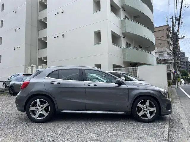 メルセデス・ベンツ ＧＬＡ１８０ スポーツ 東京都 2016(平28)年 1.7万km マウンテングレー ワンオーナー/サンルーフ/ターボ/純正HDDナビ/ (フルセグTV/Bluetooth/SD)/バックカメラ/前後ドライブレコーダー/ETC/ハーフレザーシート/D席パワーシート/前席シートヒーター/パワーバックドア/レーダークルーズコントロール/ESP/アクティブブレーキアシスト/アテンションアシスト/ブラインドスポットアシスト/アクティブレーンアシスト/横滑り防止装置/純正18インチアルミホイール/スマートキー/オートライト/純正HIDヘッドライト/パドルシフト/ルーフレール/カーテンエアバック/スペアキー1本/保証書/取扱説明書