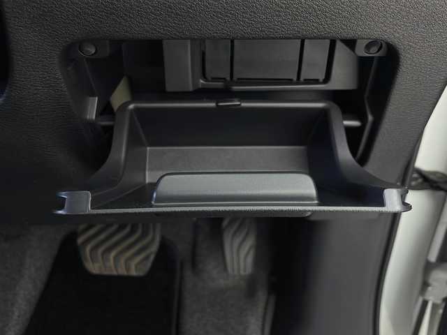 日産 セレナ X VセレクションⅡ 秋田県 2018(平30)年 1.5万km ブリリアントホワイトパール 4WD/純正ナビ/（AM/FM/BT/CD/DVD）/フルセグTV/アラウンドビューモニター/両側パワースライドドア/ドライブレコーダー/コーナーセンサー/パーキングアシスト/衝突被害軽減システム/クルーズコントロール/LEDヘッドライト/オートライト/フォグランプ/ライトレベライザー/インテリジェントキー/プッシュスタート/スペアキー/リアサンシェード/純正フロアマット