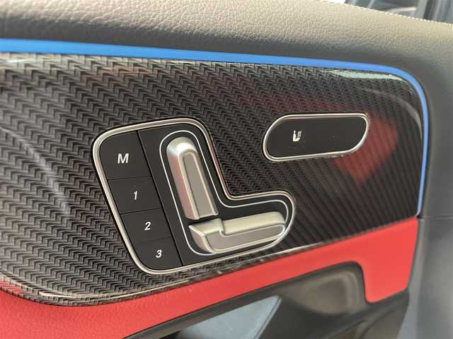 メルセデス・ベンツ Ｍ・ベンツ ＧＬＢ２００ｄ 4マチック AMGライン 愛知県 2021(令3)年 4.1万km マウンテングレー レザエクＰＫＧ　/アドバンスドＰＫＧ　/パノラミックＳ／Ｒ　/ＨＵＤ　/レーダーセーフティーＰＫＧ　/ＭＢＵＸ　/３６０度カメラ　/フルセグＴＶ　/シートヒーター　/ＡＣＣ　/ＬＫＡ　/ＬＤＷ　/ＢＳＭ　/ドライブレコーダー/ＥＴＣ２．０/LEDヘッドライト/パワーバックドア/プッシュスタート/ウィンカーミラー