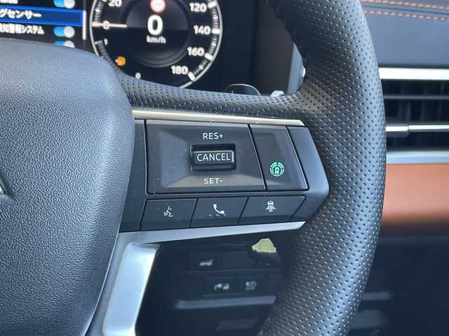 三菱 アウトランダー ＰＨＥＶ P 東京都 2022(令4)年 2.3万km スターリングシルバーM パノラマサンルーフ/純正ナビ/マルチアラウンドモニター/衝突被害軽減/後側方車両検知警報/マイパイロット/シートヒーター/パワーシート/パワーバックドア/ETC/ドライブレコーダー/ワイヤレス充電器