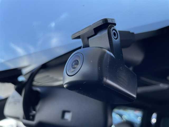 三菱 アウトランダー ＰＨＥＶ P 東京都 2022(令4)年 2.3万km スターリングシルバーM パノラマサンルーフ/純正ナビ/マルチアラウンドモニター/衝突被害軽減/後側方車両検知警報/マイパイロット/シートヒーター/パワーシート/パワーバックドア/ETC/ドライブレコーダー/ワイヤレス充電器