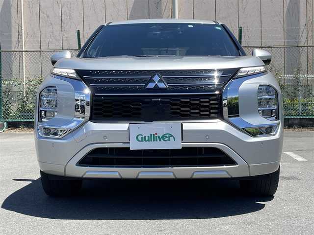 三菱 アウトランダー ＰＨＥＶ P 東京都 2022(令4)年 2.3万km スターリングシルバーM パノラマサンルーフ/純正ナビ/マルチアラウンドモニター/衝突被害軽減/後側方車両検知警報/マイパイロット/シートヒーター/パワーシート/パワーバックドア/ETC/ドライブレコーダー/ワイヤレス充電器