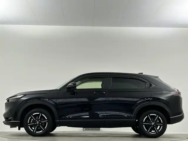 ホンダ ヴェゼル ハイブリッド e:HEV X 埼玉県 2022(令4)年 5.3万km クリスタルブラックパール 純正9インチナビ Bluetooth バックカメラ チップアップシート オートハイビーム コーナーセンサー 純正フロアマット パドルシフト スペアキー レーダークルーズコントロール ETC