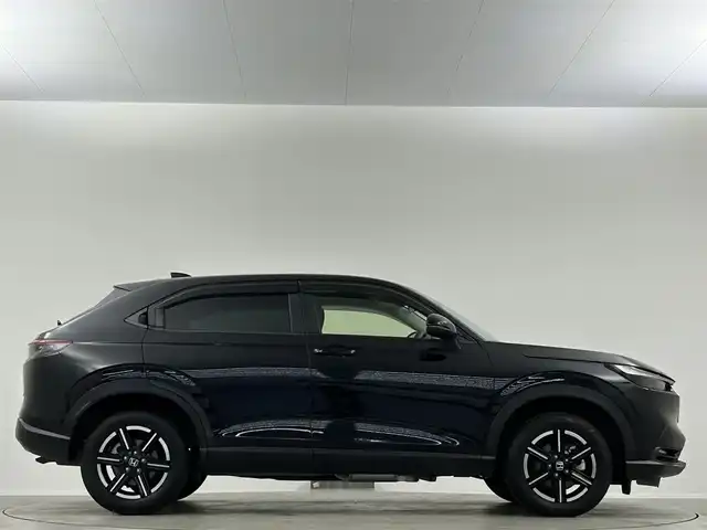 ホンダ ヴェゼル ハイブリッド e:HEV X 埼玉県 2022(令4)年 5.3万km クリスタルブラックパール 純正9インチナビ Bluetooth バックカメラ チップアップシート オートハイビーム コーナーセンサー 純正フロアマット パドルシフト スペアキー レーダークルーズコントロール ETC