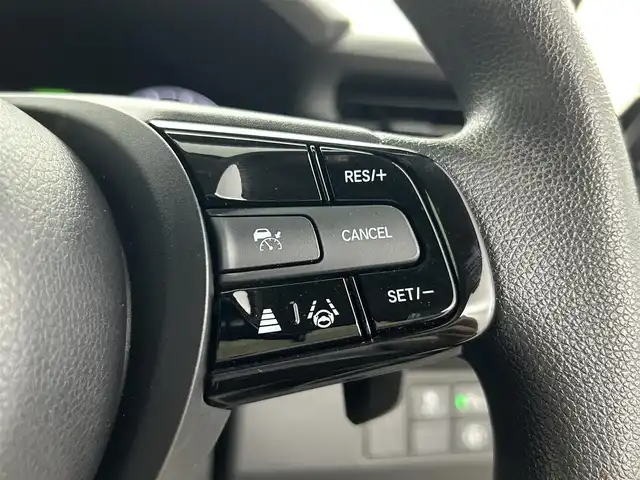 ホンダ ヴェゼル ハイブリッド e:HEV X 埼玉県 2022(令4)年 5.3万km クリスタルブラックパール 純正9インチナビ Bluetooth バックカメラ チップアップシート オートハイビーム コーナーセンサー 純正フロアマット パドルシフト スペアキー レーダークルーズコントロール ETC