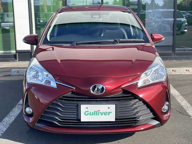 トヨタ ヴィッツ F アミー 道東・釧路十勝 2018(平30)年 6.2万km ダークレッドマイカメタリック ・４WD/・社外SDナビ/（フルセグ・DVD・CD・Bluetooth・ラジオ）/・バックカメラ/・スマートキー/・プッシュスタート/・社外前後ドライブレコーダー/・ステアリングスイッチ/・Toyota Safety Sense/・プリクラッシュセーフティ/・レーンディパーチャーアラート/・オートハイビーム/・フォグライト/・ウインカーミラー/・社外14インチアルミホイール/・保証書/・取扱説明書