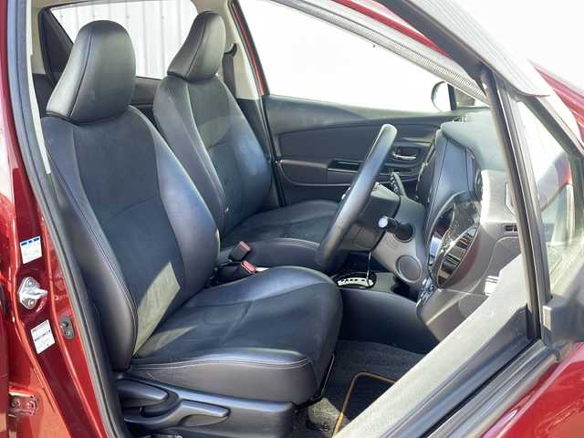 トヨタ ヴィッツ F アミー 道東・釧路十勝 2018(平30)年 6.2万km ダークレッドマイカメタリック ・４WD/・社外SDナビ/（フルセグ・DVD・CD・Bluetooth・ラジオ）/・バックカメラ/・スマートキー/・プッシュスタート/・社外前後ドライブレコーダー/・ステアリングスイッチ/・Toyota Safety Sense/・プリクラッシュセーフティ/・レーンディパーチャーアラート/・オートハイビーム/・フォグライト/・ウインカーミラー/・社外14インチアルミホイール/・保証書/・取扱説明書