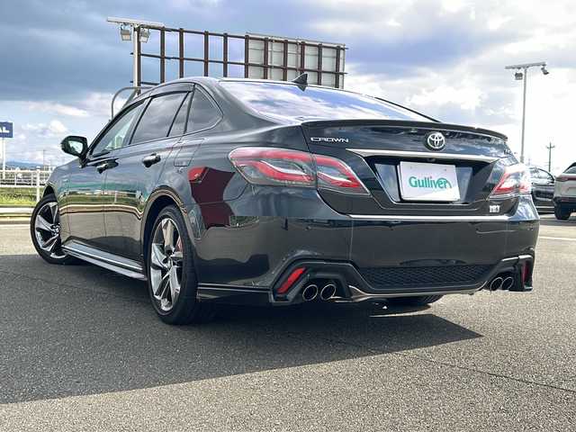 トヨタ クラウン ハイブリッド RS アドバンス 佐賀県 2018(平30)年 8.9万km プレシャスブラックパール ムーンルーフ/黒レザーシート/純正ダブルディスプレイナビゲーション/・フルセグTV/CD/SDUSB/Bluetooth/パノラミックビューモニター/前方ドライブレコーダー/ビルトインETC2.0/ヘッドアップディスプレイ/アドバンストパーク/100V電源/電子パーキングブレーキ/・AUTO HOLD機能/DN席パワーシート(D席メモリー機能付)/DN席シートヒーター/シートベンチレーション/ISOFIX対応/パドルシフト/革巻きステアリング/ステアリングヒーター/ステアリングリモコン/純正18インチアルミホイール/純正三眼LEDヘッドライト/・オートマチックハイビーム/純正LEDフォグランプ/純正フロアマット/純正ドアバイザ―/新車保証書/スペアキー１本/トヨタセーフティセンス/・レーダークルーズコントロール/・レーンディパーチャーアラート/・プリクラッシュセーフティ/・ブラインドスポットモニター/・クリアランスソナー/・リヤクロストラフィックアラート/・リヤカメラディテクション/・ロードサインアシスト