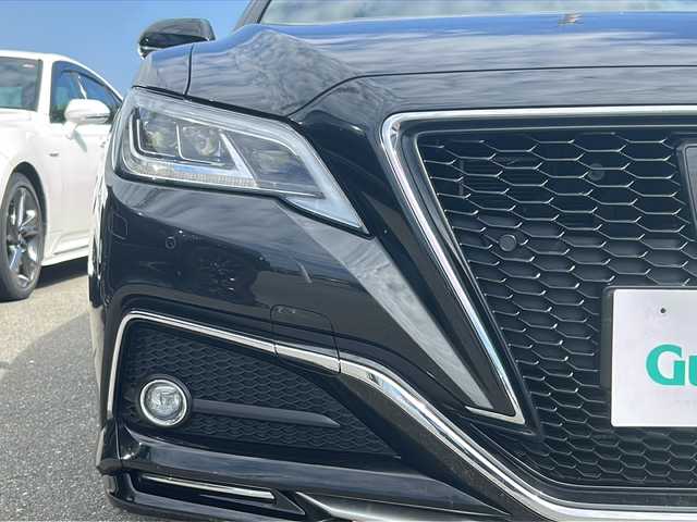 トヨタ クラウン ハイブリッド RS アドバンス 佐賀県 2018(平30)年 8.9万km プレシャスブラックパール ムーンルーフ/黒レザーシート/純正ダブルディスプレイナビゲーション/・フルセグTV/CD/SDUSB/Bluetooth/パノラミックビューモニター/前方ドライブレコーダー/ビルトインETC2.0/ヘッドアップディスプレイ/アドバンストパーク/100V電源/電子パーキングブレーキ/・AUTO HOLD機能/DN席パワーシート(D席メモリー機能付)/DN席シートヒーター/シートベンチレーション/ISOFIX対応/パドルシフト/革巻きステアリング/ステアリングヒーター/ステアリングリモコン/純正18インチアルミホイール/純正三眼LEDヘッドライト/・オートマチックハイビーム/純正LEDフォグランプ/純正フロアマット/純正ドアバイザ―/新車保証書/スペアキー１本/トヨタセーフティセンス/・レーダークルーズコントロール/・レーンディパーチャーアラート/・プリクラッシュセーフティ/・ブラインドスポットモニター/・クリアランスソナー/・リヤクロストラフィックアラート/・リヤカメラディテクション/・ロードサインアシスト