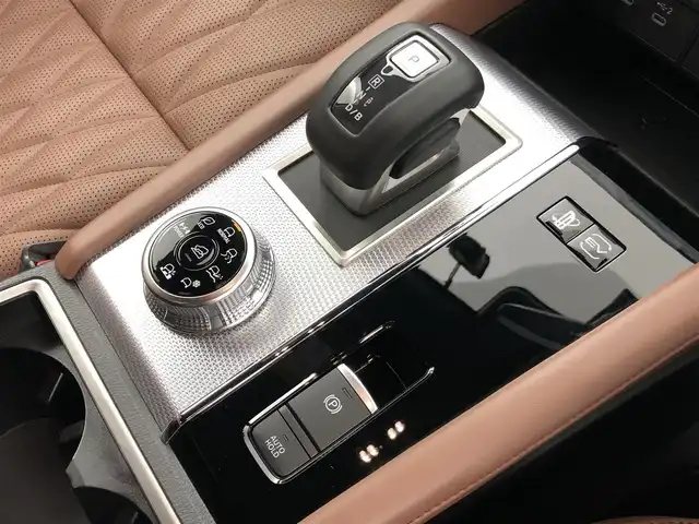 三菱 アウトランダー ＰＨＥＶ P エグゼクティブパッケージ 愛知県 2025(令7)年 0.9万km ホワイトダイヤモンド ワンオーナー/マイパイロット/　-レーダークルーズコントロール/純正ディスプレイオーディオ/ ・フルセグTV/ ・BT/ ・Applecarplay/ ・androidauto/ ・HDMI/アラウンドビュー/デジタルインナーミラー/ドラレコ/パワーバックドア/茶革レザーシート/エアシート/シートヒーター/ステアリングヒーター/パドルシフト/LEDヘッドライト/スマートキー×２/純正20インチAW