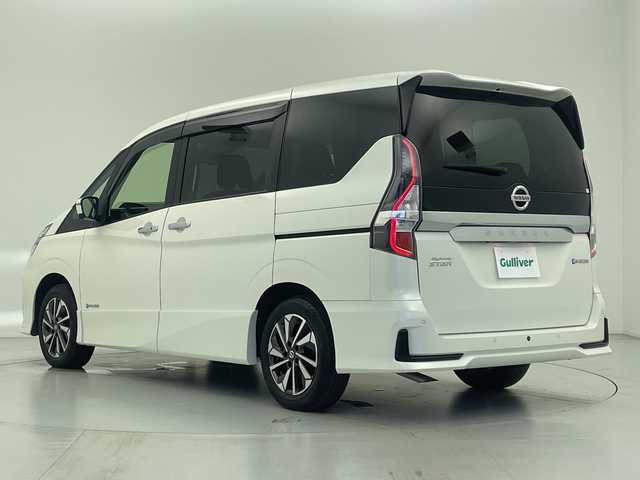 日産 セレナ e－パワー ハイウェイスター V 愛知県 2022(令4)年 2.8万km ブリリアントホワイトパール 禁煙車/純正10インチメモリナビ・フルセグTV/アラウンドビューモニター/両側パワースライドドア/ハンズフリースライド/プロパイロット/純正ナビ連動ドライブレコーダー/インテリジェントキー/セーフティパックA/後席サンシェード/後席用バックテーブルUSBポート付き/リヤヒーターダクト/LEDヘッドライト