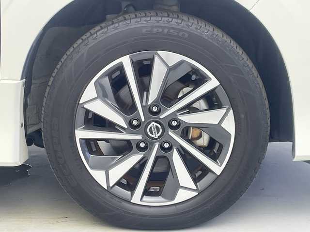 日産 セレナ e－パワー ハイウェイスター V 愛知県 2022(令4)年 2.8万km ブリリアントホワイトパール 禁煙車/純正10インチメモリナビ・フルセグTV/アラウンドビューモニター/両側パワースライドドア/ハンズフリースライド/プロパイロット/純正ナビ連動ドライブレコーダー/インテリジェントキー/セーフティパックA/後席サンシェード/後席用バックテーブルUSBポート付き/リヤヒーターダクト/LEDヘッドライト