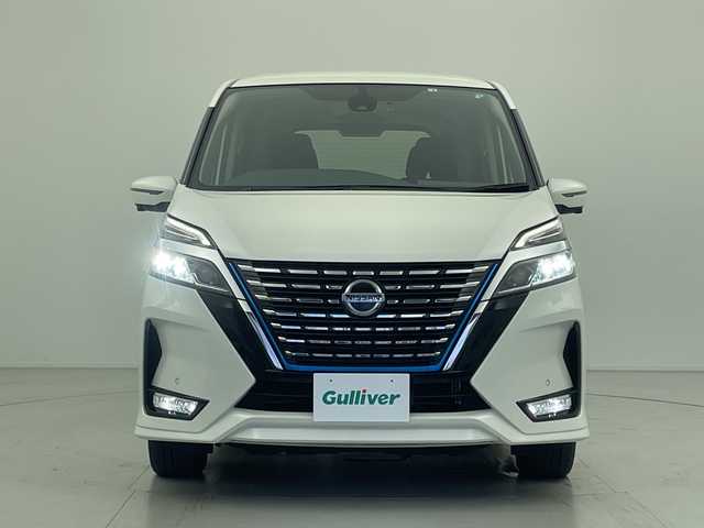 日産 セレナ e－パワー ハイウェイスター V 愛知県 2022(令4)年 2.8万km ブリリアントホワイトパール 禁煙車/純正10インチメモリナビ・フルセグTV/アラウンドビューモニター/両側パワースライドドア/ハンズフリースライド/プロパイロット/純正ナビ連動ドライブレコーダー/インテリジェントキー/セーフティパックA/後席サンシェード/後席用バックテーブルUSBポート付き/リヤヒーターダクト/LEDヘッドライト