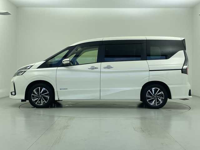 日産 セレナ e－パワー ハイウェイスター V 愛知県 2022(令4)年 2.8万km ブリリアントホワイトパール 禁煙車/純正10インチメモリナビ・フルセグTV/アラウンドビューモニター/両側パワースライドドア/ハンズフリースライド/プロパイロット/純正ナビ連動ドライブレコーダー/インテリジェントキー/セーフティパックA/後席サンシェード/後席用バックテーブルUSBポート付き/リヤヒーターダクト/LEDヘッドライト