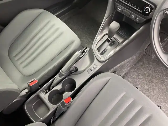 トヨタ ヤリス G 新潟県 2025(令7)年 0.1万km プラチナホワイトパールマイカ ワンオーナー/純正メモリナビ/　フルセグTV/Bluetooth/USB/プリクラッシュセーフティ(PCS)/パーキングサポートブレーキ(PKSB)/ロードサインアシスト(RSA)/レーンディパーチャーアラート(LDA)/クリアランスソナー/バックモニター/ビルトインETC/オートマチックハイビーム/横滑り防止装置/ステアリングスイッチ