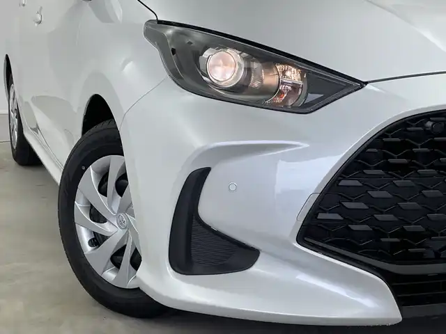 トヨタ ヤリス G 新潟県 2025(令7)年 0.1万km プラチナホワイトパールマイカ ワンオーナー/純正メモリナビ/　フルセグTV/Bluetooth/USB/プリクラッシュセーフティ(PCS)/パーキングサポートブレーキ(PKSB)/ロードサインアシスト(RSA)/レーンディパーチャーアラート(LDA)/クリアランスソナー/バックモニター/ビルトインETC/オートマチックハイビーム/横滑り防止装置/ステアリングスイッチ