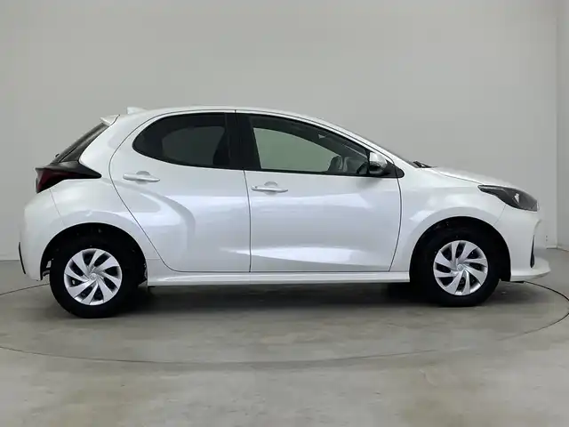 トヨタ ヤリス G 新潟県 2025(令7)年 0.1万km プラチナホワイトパールマイカ ワンオーナー/純正メモリナビ/　フルセグTV/Bluetooth/USB/プリクラッシュセーフティ(PCS)/パーキングサポートブレーキ(PKSB)/ロードサインアシスト(RSA)/レーンディパーチャーアラート(LDA)/クリアランスソナー/バックモニター/ビルトインETC/オートマチックハイビーム/横滑り防止装置/ステアリングスイッチ