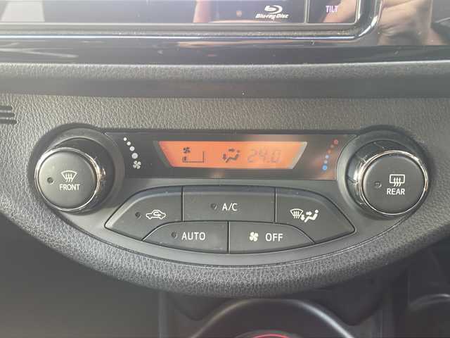 トヨタ ヴィッツ GRスポーツ 福島県 2017(平29)年 7.5万km ルミナスイエロー ワンオーナー/トヨタセーフティー/・レーンキープアシスト/・衝突軽減ブレーキ/・横滑り防止装置/社外SDナビ/（Bluetooth/CD/DVD/SD/USB)/フルセグTV/ハーフレーザー/ETC/純正フロアマット/社外17インチAW/プッシュスタート/スマートキー/スペアキー/LEDヘッドライト/オートライト/フォグランプ/保証書/取扱説明書