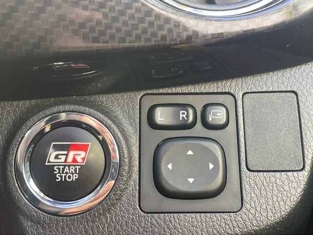 トヨタ ヴィッツ GRスポーツ 福島県 2017(平29)年 7.5万km ルミナスイエロー ワンオーナー/トヨタセーフティー/・レーンキープアシスト/・衝突軽減ブレーキ/・横滑り防止装置/社外SDナビ/（Bluetooth/CD/DVD/SD/USB)/フルセグTV/ハーフレーザー/ETC/純正フロアマット/社外17インチAW/プッシュスタート/スマートキー/スペアキー/LEDヘッドライト/オートライト/フォグランプ/保証書/取扱説明書