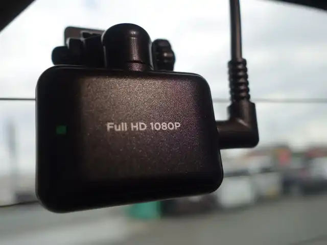 三菱 デリカミニ T プレミアム 静岡県 2023(令5)年 2.3万km アメジストブラック ワンオーナー/禁煙車/両側パワースライドドア/純正ドアバイザー/ゴムマット/パドルシフト/前席シートヒーター/ステアリングヒーター/後席ロールサンシェード/LEDヘッドランプ/オートライト/純正ディーラーナビ/  (MM222D-LM)/　BT/SD/フルセグTV/アラウンドビューモニター/社外前後ドライブレコーダー/　(ZDR045)/純正デジタルルームミラー/ビルトインETC/e-アシスト/　・衝突軽減ブレーキ/　・車線逸脱警報/　・車線逸脱防止支援/　・オートマチックハイビーム/　・マイ-PILOT(レーダークルーズコントロール/車線維持支援機能)/　・先行車発進お知らせ/　・速度標識表示/　・道路標識表示