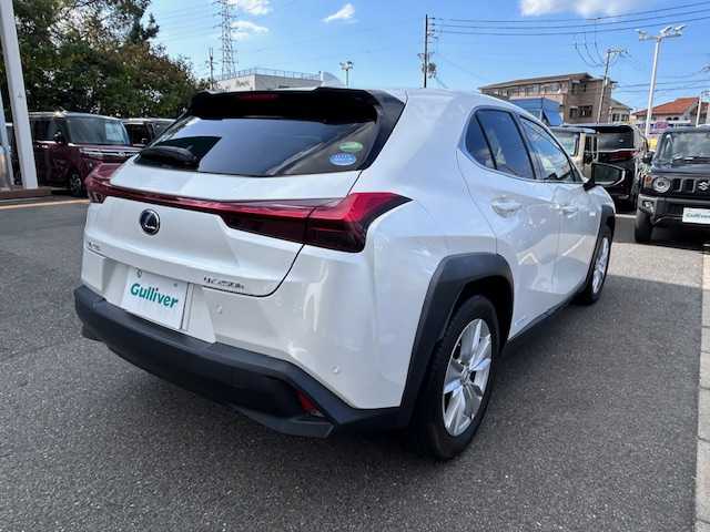 レクサス ＵＸ 250h バージョンC 大阪府 2020(令2)年 1.2万km ソニッククォーツ 純正10.3型ナビ(BT/CD/USB/フルセグ）/アラウンドビューモニター/ブラインドスポットモニター/パワーバックドア/衝突被害軽減システム/レーンキープアシスト/コーナーセンサー/オートライト/オートマチックハイビーム/アダクティブクルーズコントロール/純正アルミホイール/純正フロアマット/シートヒーター/ステアリングヒーター/パワーシート/前後ドライブレコーダー/ビルトインETC/LEDヘッドライト