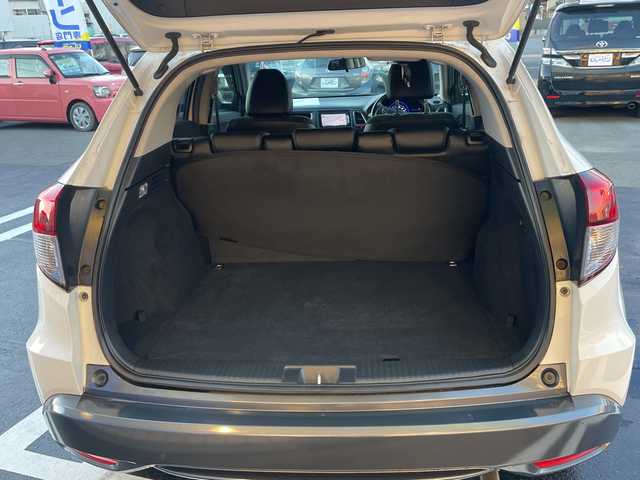 ホンダ ヴェゼル ハイブリッド X Lパッケージ 長野県 2014(平26)年 12.1万km ホワイトオーキッドパール 【(株)IDOMが運営する【じしゃロン長野店】の自社ローン対象車両になります。こちらは現金ご利用時の価格です。自社ローンご希望の方は別途その旨お申付け下さい。/社外ナビ/バックカメラ/ステアリングスイッチ/クルーズコントロール/シートヒーター/純正フロアマット/純正アルミホイール