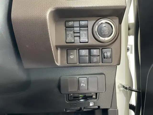 トヨタ ルーミー G 岩手県 2022(令4)年 2.9万km パールホワイトⅢ ワンオーナー/４WD/寒冷地仕様/両側パワースライドドア/スマートアシスト/衝突回避支援ブレーキ/レーンアシスト/誤発進抑制機能/先行車発信お知らせ/コーナーセンサー/横滑り防止装置/アイドリングストップ/ロールサンシェード/シートヒーター/純正ディスプレイオーディオ/フルセグTV/ステアリングスイッチ/バックカメラ/ドライブレコーダー/ETC/AppleCarPlay・AndroidAuto/ヘッドライトレベライザー/LEDヘッドライト/LEDフォグライト/１４インチスチールホイール/純正ホイールキャップ