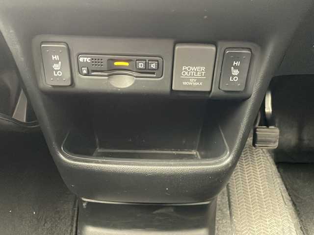 ホンダ Ｎ ＢＯＸ カスタム SSブラックSパッケージ 沖縄県 2016(平28)年 7.7万km ブリティッシュグリーンP 禁煙車　/純正ナビ【VXM-174CSI】/（Bluetooth　TV　CD　AM　FM）　/両側パワースライドドア　/バックカメラ　/シートヒーター　/オートエアコン　/スマートキー　/後席サンシェード　/チップアップシート　/純正アルミ　/純正フロアマット/プッシュスタート/スマートキー/ベンチシート/電動格納ミラー