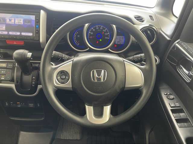 ホンダ Ｎ ＢＯＸ カスタム SSブラックSパッケージ 沖縄県 2016(平28)年 7.7万km ブリティッシュグリーンP 禁煙車　/純正ナビ【VXM-174CSI】/（Bluetooth　TV　CD　AM　FM）　/両側パワースライドドア　/バックカメラ　/シートヒーター　/オートエアコン　/スマートキー　/後席サンシェード　/チップアップシート　/純正アルミ　/純正フロアマット/プッシュスタート/スマートキー/ベンチシート/電動格納ミラー