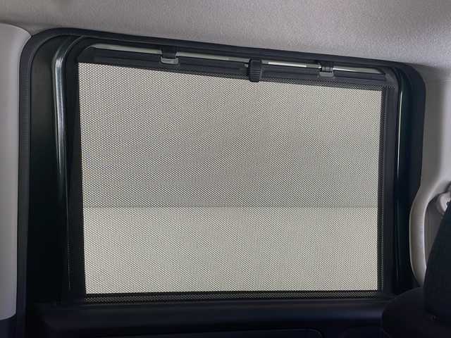 ホンダ Ｎ ＢＯＸ カスタム SSブラックSパッケージ 沖縄県 2016(平28)年 7.7万km ブリティッシュグリーンP 禁煙車　/純正ナビ【VXM-174CSI】/（Bluetooth　TV　CD　AM　FM）　/両側パワースライドドア　/バックカメラ　/シートヒーター　/オートエアコン　/スマートキー　/後席サンシェード　/チップアップシート　/純正アルミ　/純正フロアマット/プッシュスタート/スマートキー/ベンチシート/電動格納ミラー