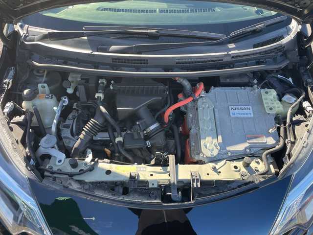 日産 ノート e－パワー ニスモ 茨城県 2017(平29)年 5.4万km スーパーブラック 純正ナビ　/-BT/TV/AM/CD/衝突軽減システム　/バックカメラ/レーンキープアシスト　/ＥＴＣ　/ＬＥＤヘッドライト　/プッシュスタート　/オートライト　/ドライブレコーダー前後　/純正アルミホイール　/電動格納ミラー　/横滑り防止装置