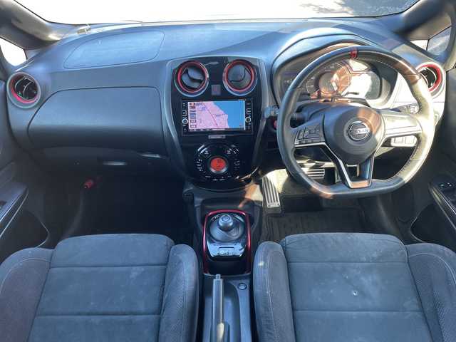 日産 ノート e－パワー ニスモ 茨城県 2017(平29)年 5.4万km スーパーブラック 純正ナビ　/-BT/TV/AM/CD/衝突軽減システム　/バックカメラ/レーンキープアシスト　/ＥＴＣ　/ＬＥＤヘッドライト　/プッシュスタート　/オートライト　/ドライブレコーダー前後　/純正アルミホイール　/電動格納ミラー　/横滑り防止装置