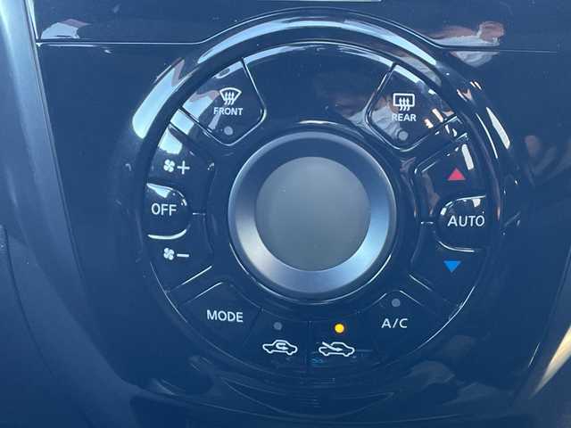 日産 ノート e－パワー ニスモ 茨城県 2017(平29)年 5.4万km スーパーブラック 純正ナビ　/-BT/TV/AM/CD/衝突軽減システム　/バックカメラ/レーンキープアシスト　/ＥＴＣ　/ＬＥＤヘッドライト　/プッシュスタート　/オートライト　/ドライブレコーダー前後　/純正アルミホイール　/電動格納ミラー　/横滑り防止装置