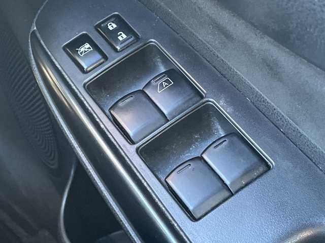 日産 ノート e－パワー ニスモ 茨城県 2017(平29)年 5.4万km スーパーブラック 純正ナビ　/-BT/TV/AM/CD/衝突軽減システム　/バックカメラ/レーンキープアシスト　/ＥＴＣ　/ＬＥＤヘッドライト　/プッシュスタート　/オートライト　/ドライブレコーダー前後　/純正アルミホイール　/電動格納ミラー　/横滑り防止装置