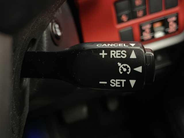 トヨタ ヴォクシー ZS 宮崎県 2017(平29)年 5.3万km イナズマスパーキングブラックガラスフレーク トヨタセーフティセンス/モデリスタエアロ（Ｆ，Ｓ，Ｒ）/純正10インチナビ　/フルセグＴＶ　/フリップダウンモニター（12インチ）/両側パワースライドドア/バックカメラ/クルーズコントロール/LEDヘッドライト/オートハイビーム/レーンキープアシスト/ビルトインＥＴＣ/スペアキー/プッシュスタート