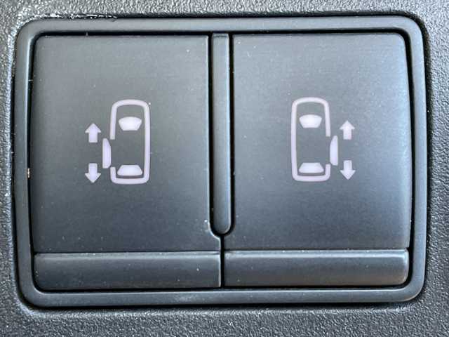 日産 セレナ HWS S HV Vセレ +Sefty 茨城県 2015(平27)年 8.1万km ダイヤモンドブラック 純正ナビ　/衝突軽減システム/全方位カメラ　/純正フリップダウンモニター　/両側パワースライドドア　/コーナーセンサー前後　/クルーズコントロール　/レーンキープアシスト　/アイドリングストップ　/プッシュスタート　/ＥＴＣ