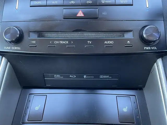 レクサス ＩＳ 300h 群馬県 2013(平25)年 8.4万km ホワイトパールクリスタルシャイン 純正SDナビ/CD・DVD・USB/Bluetooth・フルセグ/バックカメラ/ビルトインETC/クルーズコントロール/パドルシフト/前席パワーシート/前席シートヒーター/プレミアムサウンドシステム/取説・保証書