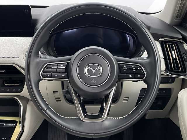 マツダ ＣＸ－６０ XD HV プレミアムモダン 新潟県 2022(令4)年 1万km ジェットブラックマイカ マツダコネクトナビ/　フルセグTV/Bluetooth/USB/HDMI/4WD/パノラマサンルーフ/BOSEサウンド/360°ビューモニター/アイアクティブセンス＝＝＝＝＝＝＝＝＝＝/衝突軽減警報＆防止支援/ブラインドスポットモニター/リアクロストラフィックアラート/スマートブレーキサポート/レーンキープアシスト/前側方接近車両検知(FCTA)/緊急時車線維持支援(ELK)/クルージング＆トラフィックサポート/誤発進抑制制御/ドライバー異常対応システム/ふらつき防止/速度＆標識認識システム/＝＝＝＝＝＝＝＝＝＝＝＝＝＝＝＝＝＝＝/レーダークルーズコントロール/ビルトインETC/クリアランスソナー/全席シートヒーター/前席シートベンチレーション/ステアリングヒーター/置くだけ充電/AC1500W充電/パワーバックドア/メモリ付きパワーシート/デュアルオートエアコン/オートマチックハイビーム/オートライト/ダウンヒルアシスト/ビルトインETC/オートホールド/アイドリングストップ/純正20インチAW/パドルシフト/レザーステアリング/ステアリングスイッチ