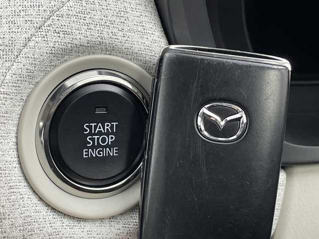 マツダ ＣＸ－６０ XD HV プレミアムモダン 新潟県 2022(令4)年 1万km ジェットブラックマイカ マツダコネクトナビ/　フルセグTV/Bluetooth/USB/HDMI/4WD/パノラマサンルーフ/BOSEサウンド/360°ビューモニター/アイアクティブセンス＝＝＝＝＝＝＝＝＝＝/衝突軽減警報＆防止支援/ブラインドスポットモニター/リアクロストラフィックアラート/スマートブレーキサポート/レーンキープアシスト/前側方接近車両検知(FCTA)/緊急時車線維持支援(ELK)/クルージング＆トラフィックサポート/誤発進抑制制御/ドライバー異常対応システム/ふらつき防止/速度＆標識認識システム/＝＝＝＝＝＝＝＝＝＝＝＝＝＝＝＝＝＝＝/レーダークルーズコントロール/ビルトインETC/クリアランスソナー/全席シートヒーター/前席シートベンチレーション/ステアリングヒーター/置くだけ充電/AC1500W充電/パワーバックドア/メモリ付きパワーシート/デュアルオートエアコン/オートマチックハイビーム/オートライト/ダウンヒルアシスト/ビルトインETC/オートホールド/アイドリングストップ/純正20インチAW/パドルシフト/レザーステアリング/ステアリングスイッチ