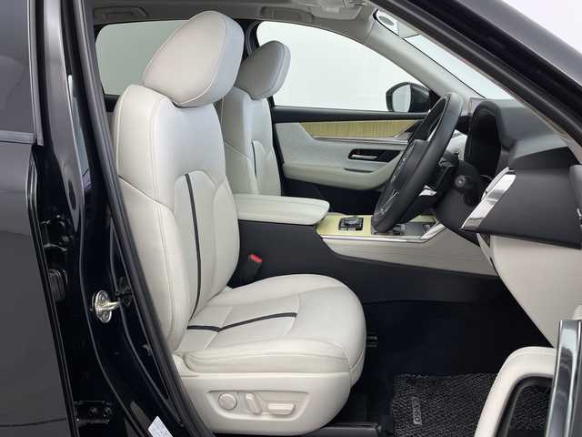 マツダ ＣＸ－６０ XD HV プレミアムモダン 新潟県 2022(令4)年 1万km ジェットブラックマイカ マツダコネクトナビ/　フルセグTV/Bluetooth/USB/HDMI/4WD/パノラマサンルーフ/BOSEサウンド/360°ビューモニター/アイアクティブセンス＝＝＝＝＝＝＝＝＝＝/衝突軽減警報＆防止支援/ブラインドスポットモニター/リアクロストラフィックアラート/スマートブレーキサポート/レーンキープアシスト/前側方接近車両検知(FCTA)/緊急時車線維持支援(ELK)/クルージング＆トラフィックサポート/誤発進抑制制御/ドライバー異常対応システム/ふらつき防止/速度＆標識認識システム/＝＝＝＝＝＝＝＝＝＝＝＝＝＝＝＝＝＝＝/レーダークルーズコントロール/ビルトインETC/クリアランスソナー/全席シートヒーター/前席シートベンチレーション/ステアリングヒーター/置くだけ充電/AC1500W充電/パワーバックドア/メモリ付きパワーシート/デュアルオートエアコン/オートマチックハイビーム/オートライト/ダウンヒルアシスト/ビルトインETC/オートホールド/アイドリングストップ/純正20インチAW/パドルシフト/レザーステアリング/ステアリングスイッチ