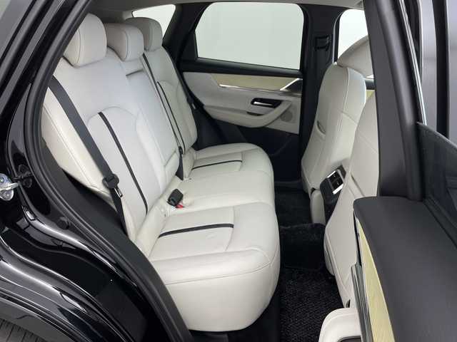 マツダ ＣＸ－６０ XD HV プレミアムモダン 新潟県 2022(令4)年 1万km ジェットブラックマイカ マツダコネクトナビ/　フルセグTV/Bluetooth/USB/HDMI/4WD/パノラマサンルーフ/BOSEサウンド/360°ビューモニター/アイアクティブセンス＝＝＝＝＝＝＝＝＝＝/衝突軽減警報＆防止支援/ブラインドスポットモニター/リアクロストラフィックアラート/スマートブレーキサポート/レーンキープアシスト/前側方接近車両検知(FCTA)/緊急時車線維持支援(ELK)/クルージング＆トラフィックサポート/誤発進抑制制御/ドライバー異常対応システム/ふらつき防止/速度＆標識認識システム/＝＝＝＝＝＝＝＝＝＝＝＝＝＝＝＝＝＝＝/レーダークルーズコントロール/ビルトインETC/クリアランスソナー/全席シートヒーター/前席シートベンチレーション/ステアリングヒーター/置くだけ充電/AC1500W充電/パワーバックドア/メモリ付きパワーシート/デュアルオートエアコン/オートマチックハイビーム/オートライト/ダウンヒルアシスト/ビルトインETC/オートホールド/アイドリングストップ/純正20インチAW/パドルシフト/レザーステアリング/ステアリングスイッチ