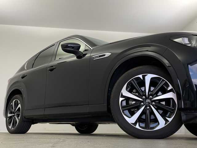 マツダ ＣＸ－６０ XD HV プレミアムモダン 新潟県 2022(令4)年 1万km ジェットブラックマイカ マツダコネクトナビ/　フルセグTV/Bluetooth/USB/HDMI/4WD/パノラマサンルーフ/BOSEサウンド/360°ビューモニター/アイアクティブセンス＝＝＝＝＝＝＝＝＝＝/衝突軽減警報＆防止支援/ブラインドスポットモニター/リアクロストラフィックアラート/スマートブレーキサポート/レーンキープアシスト/前側方接近車両検知(FCTA)/緊急時車線維持支援(ELK)/クルージング＆トラフィックサポート/誤発進抑制制御/ドライバー異常対応システム/ふらつき防止/速度＆標識認識システム/＝＝＝＝＝＝＝＝＝＝＝＝＝＝＝＝＝＝＝/レーダークルーズコントロール/ビルトインETC/クリアランスソナー/全席シートヒーター/前席シートベンチレーション/ステアリングヒーター/置くだけ充電/AC1500W充電/パワーバックドア/メモリ付きパワーシート/デュアルオートエアコン/オートマチックハイビーム/オートライト/ダウンヒルアシスト/ビルトインETC/オートホールド/アイドリングストップ/純正20インチAW/パドルシフト/レザーステアリング/ステアリングスイッチ